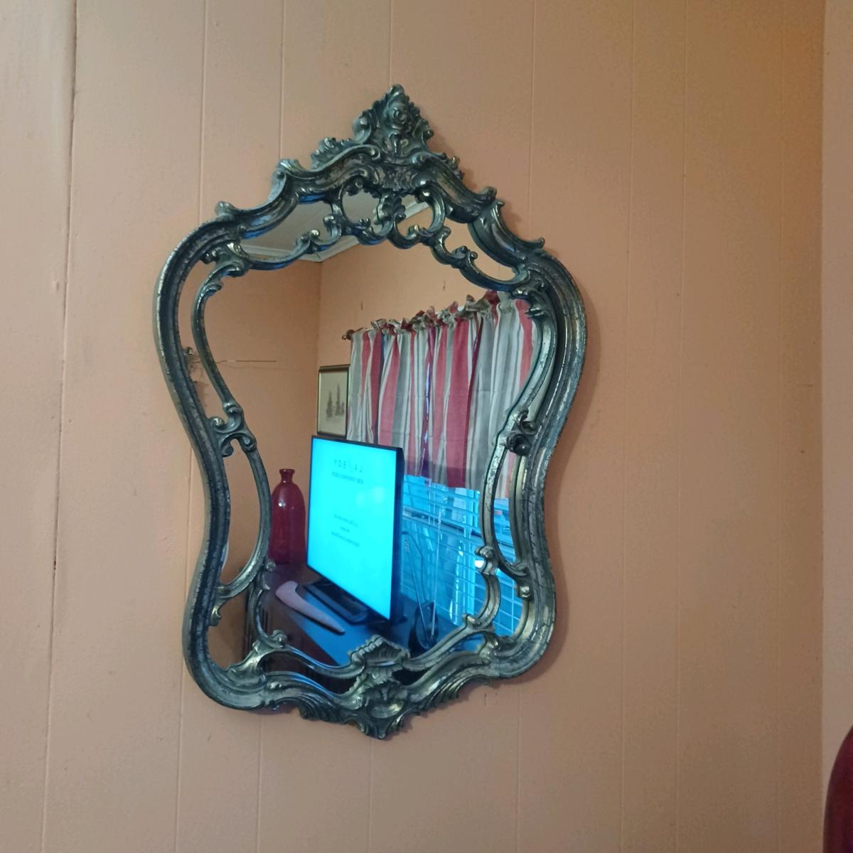 nice Used vintage living room Mirror