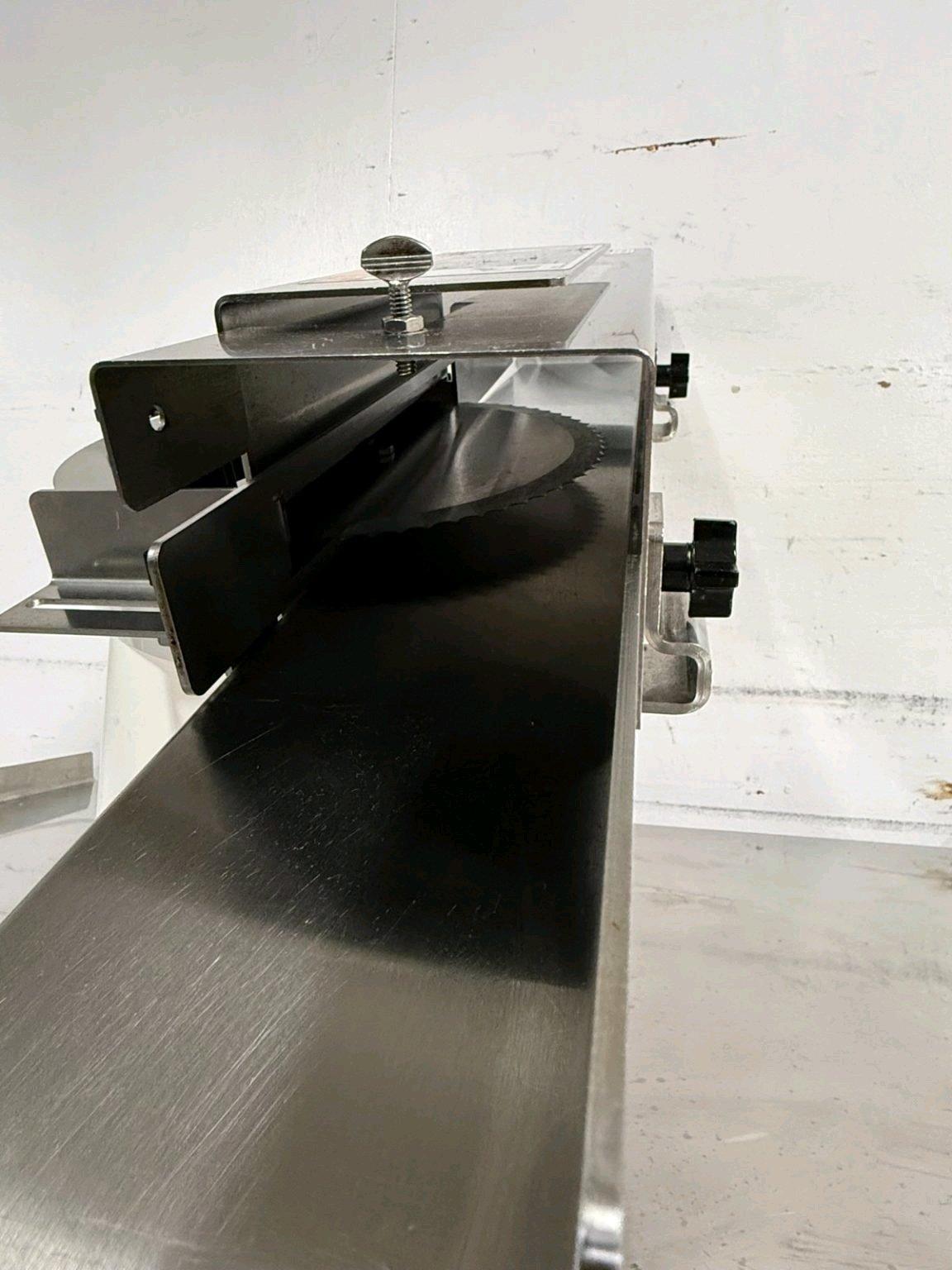 Oliver 702N Bagel and Bun slicer