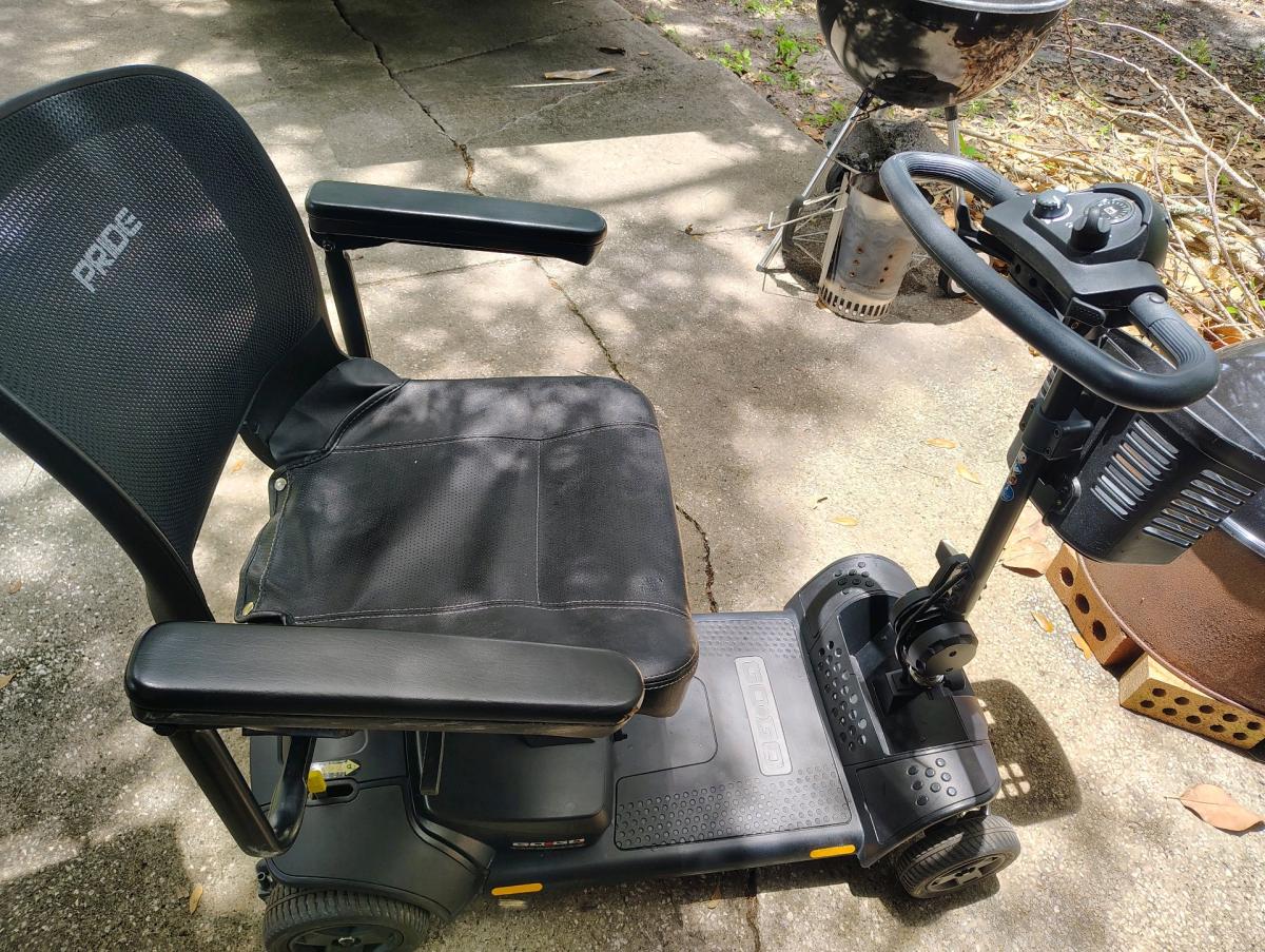 Pride GoGo elite traveler Platinum mobility scooter