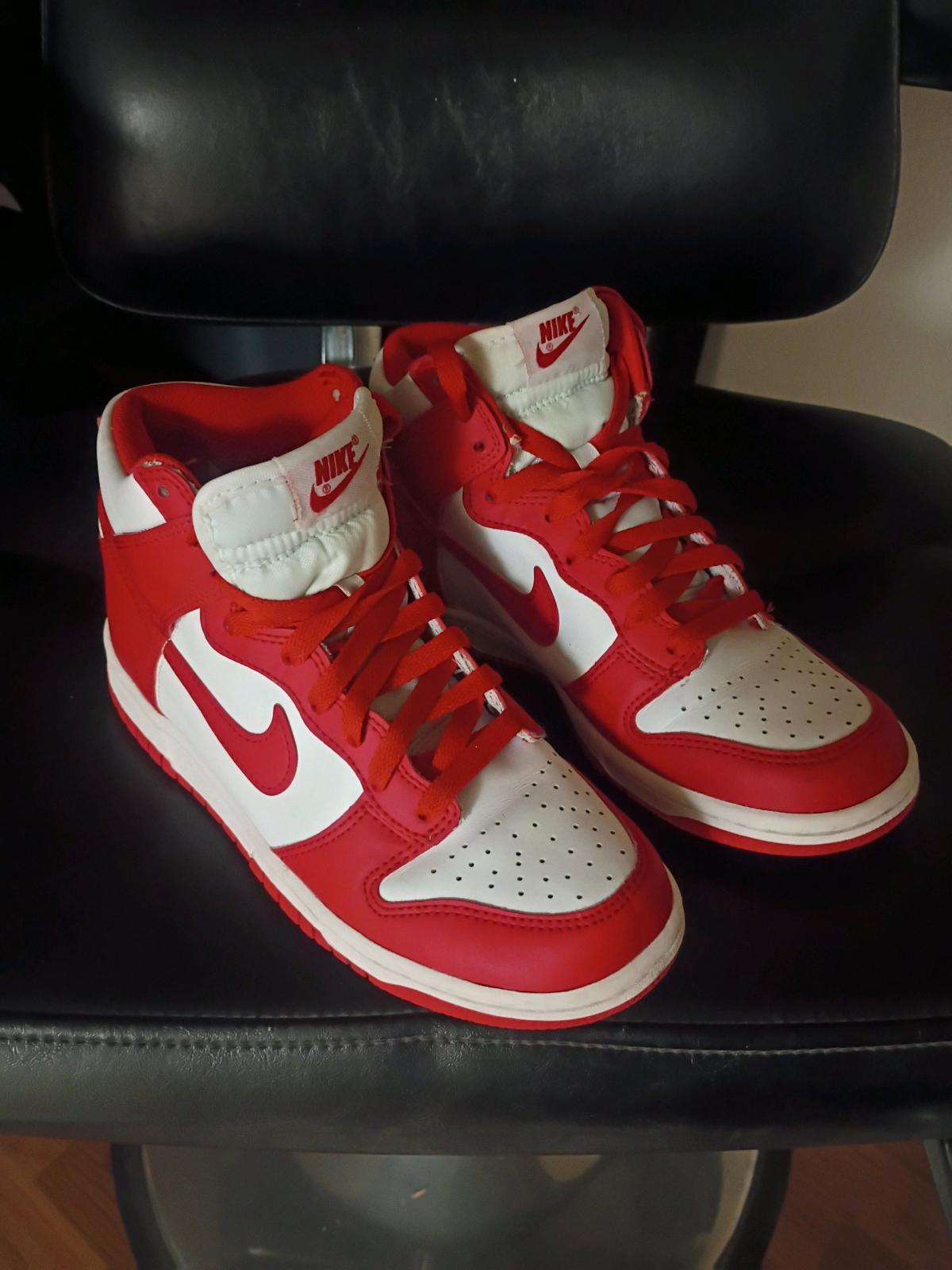 Nike youth 5 and a half