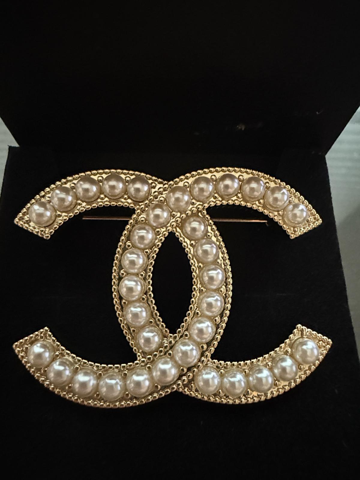 Chanel pearl CC  brooch