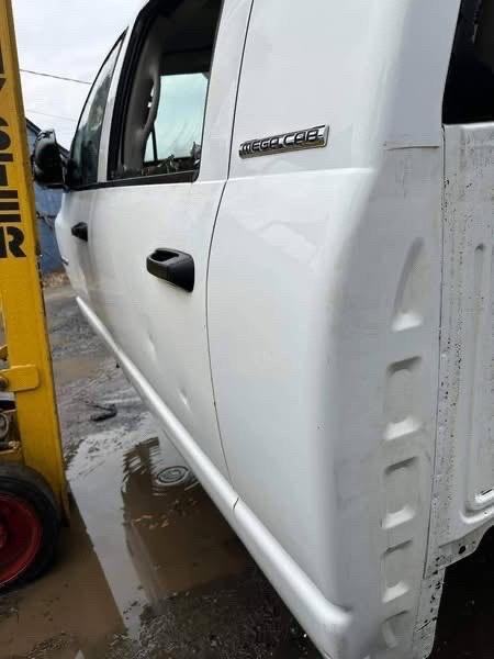 06 to 09 Dodge Ram mega CAB