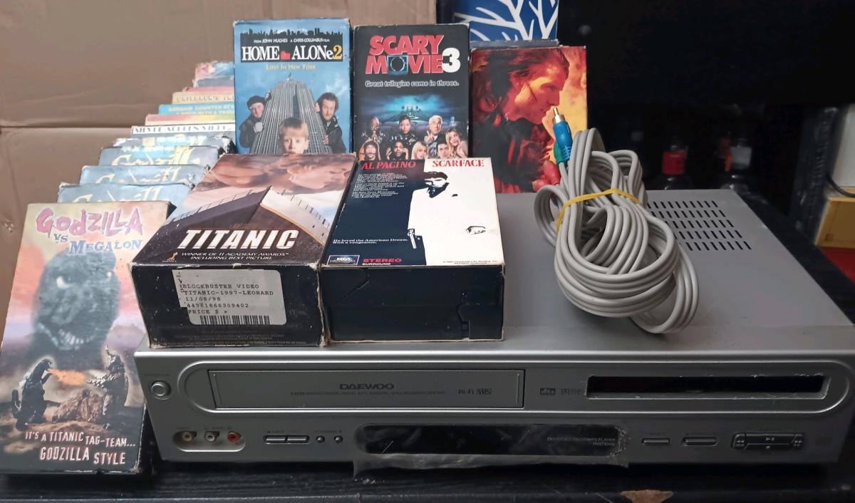 VHS DVD PLAYER