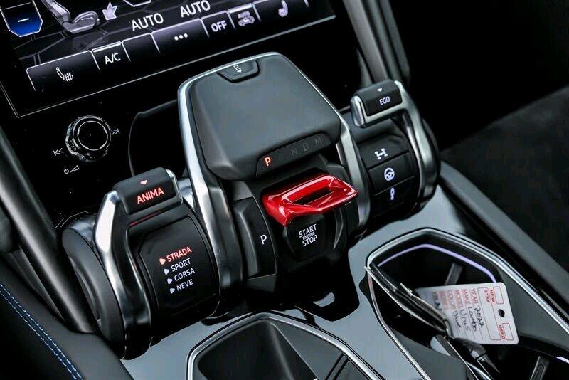 2022 Lamborghini Urus AWD