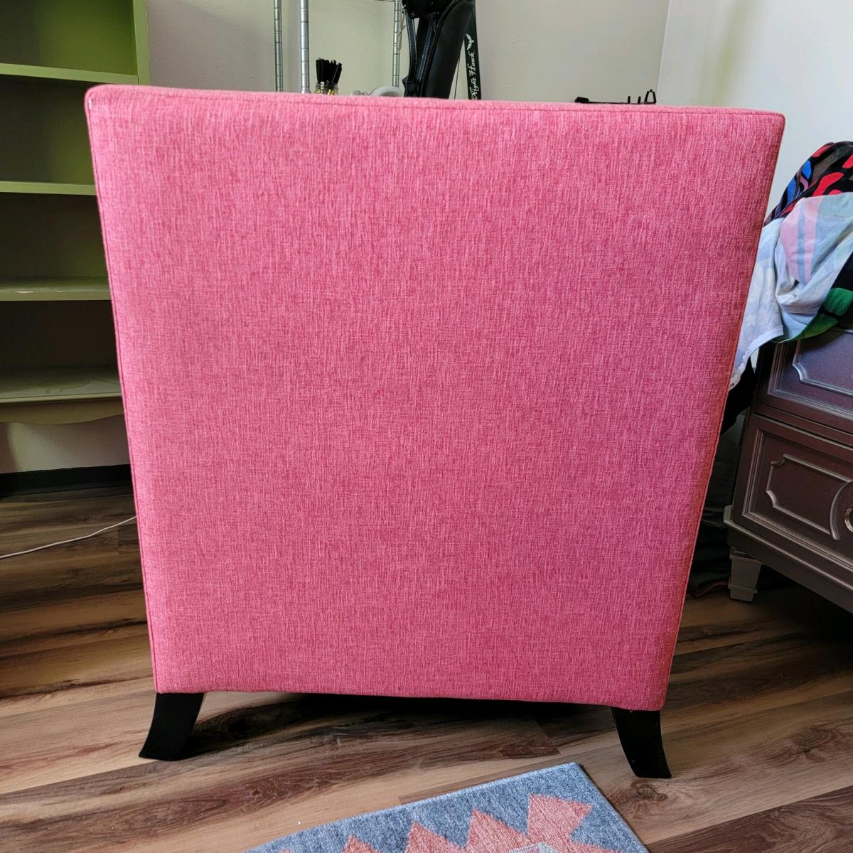 Coral colored Accent Chair like new