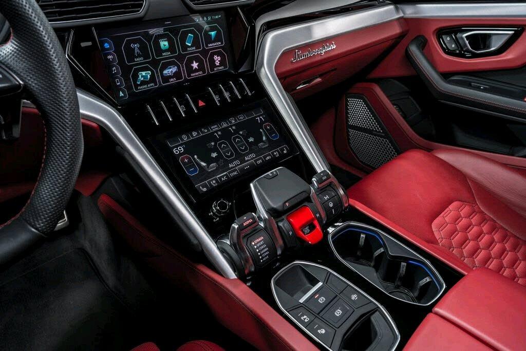 2022 Lamborghini PNT Urus AWD