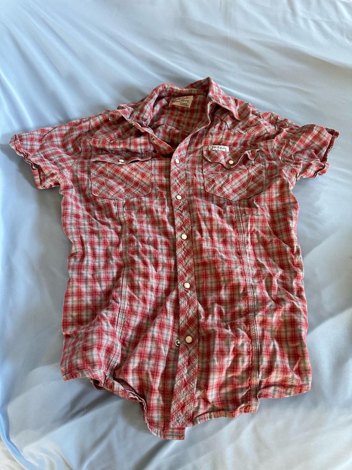 True religion men plaid red gray short sleeve button up down