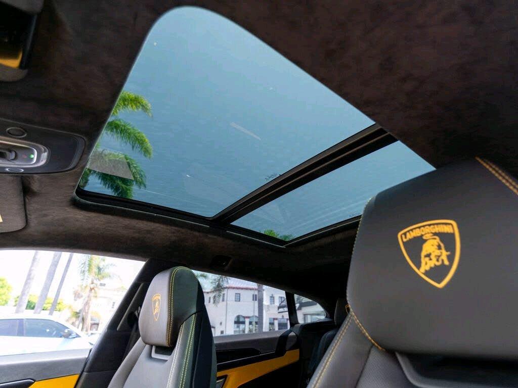2021 Lamborghini Urus Maintenance Q AWD