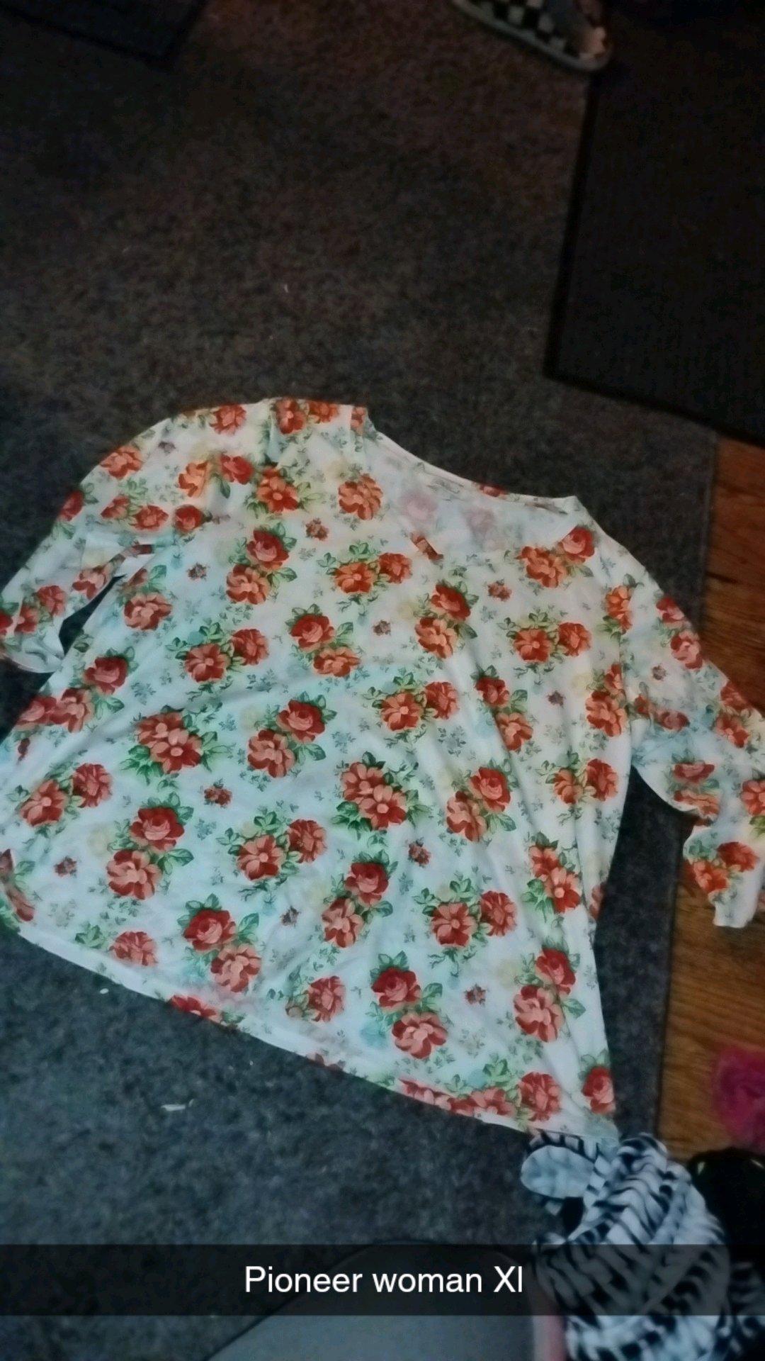 Cute womens tops size L and XL