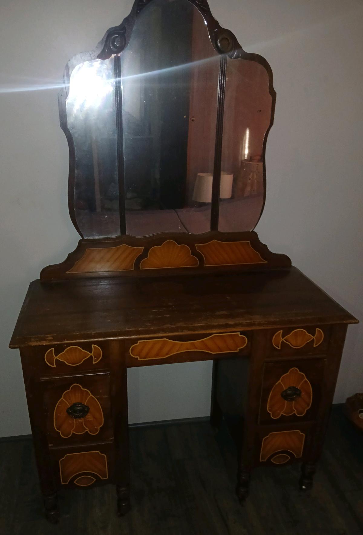 antique bedroom suite