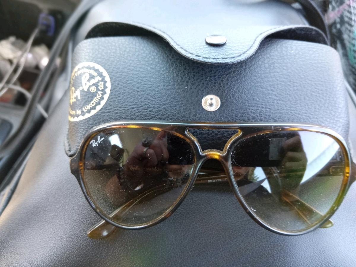 unisex RayBan shades with case