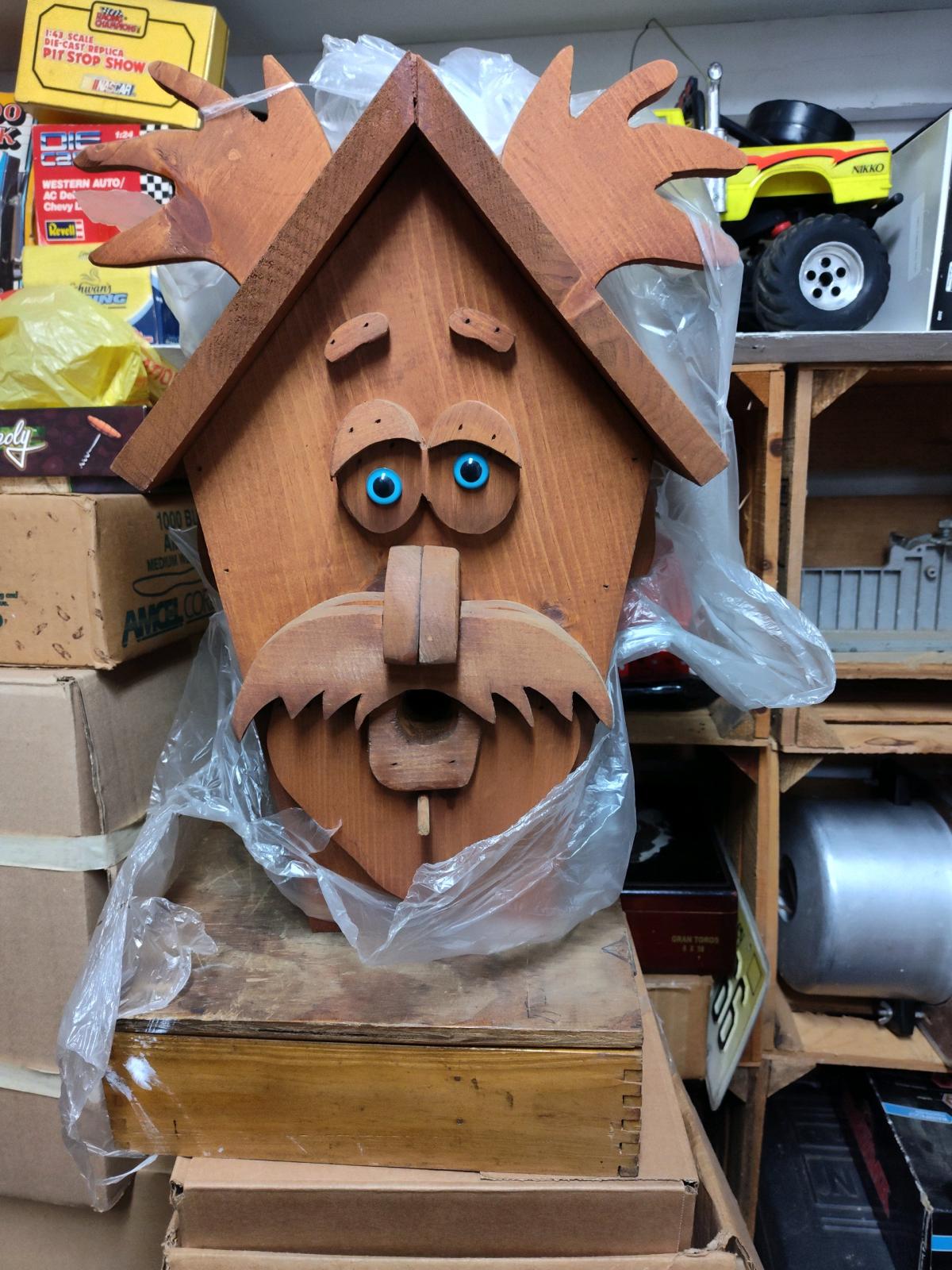 bird houses and bird feeders