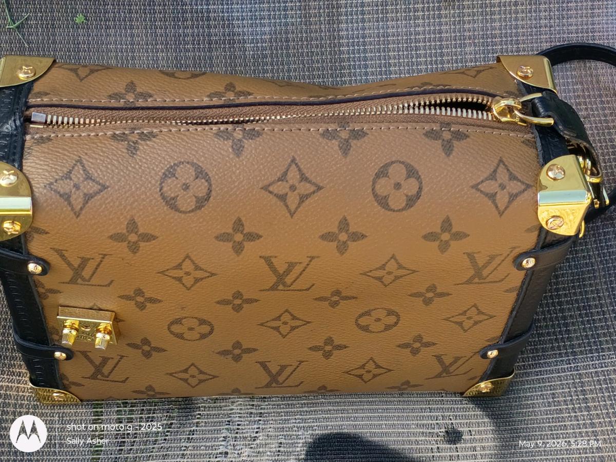 A LV side trunk purse