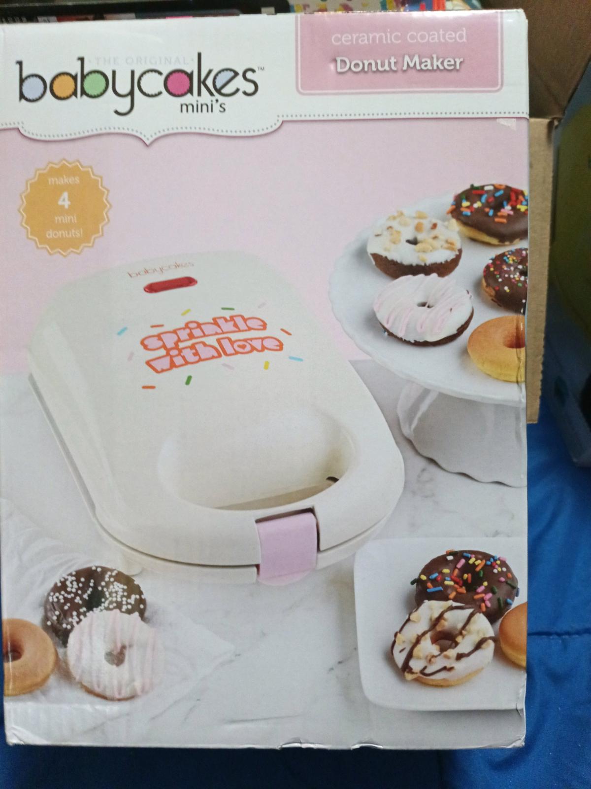 dounut maker new in box makes 4