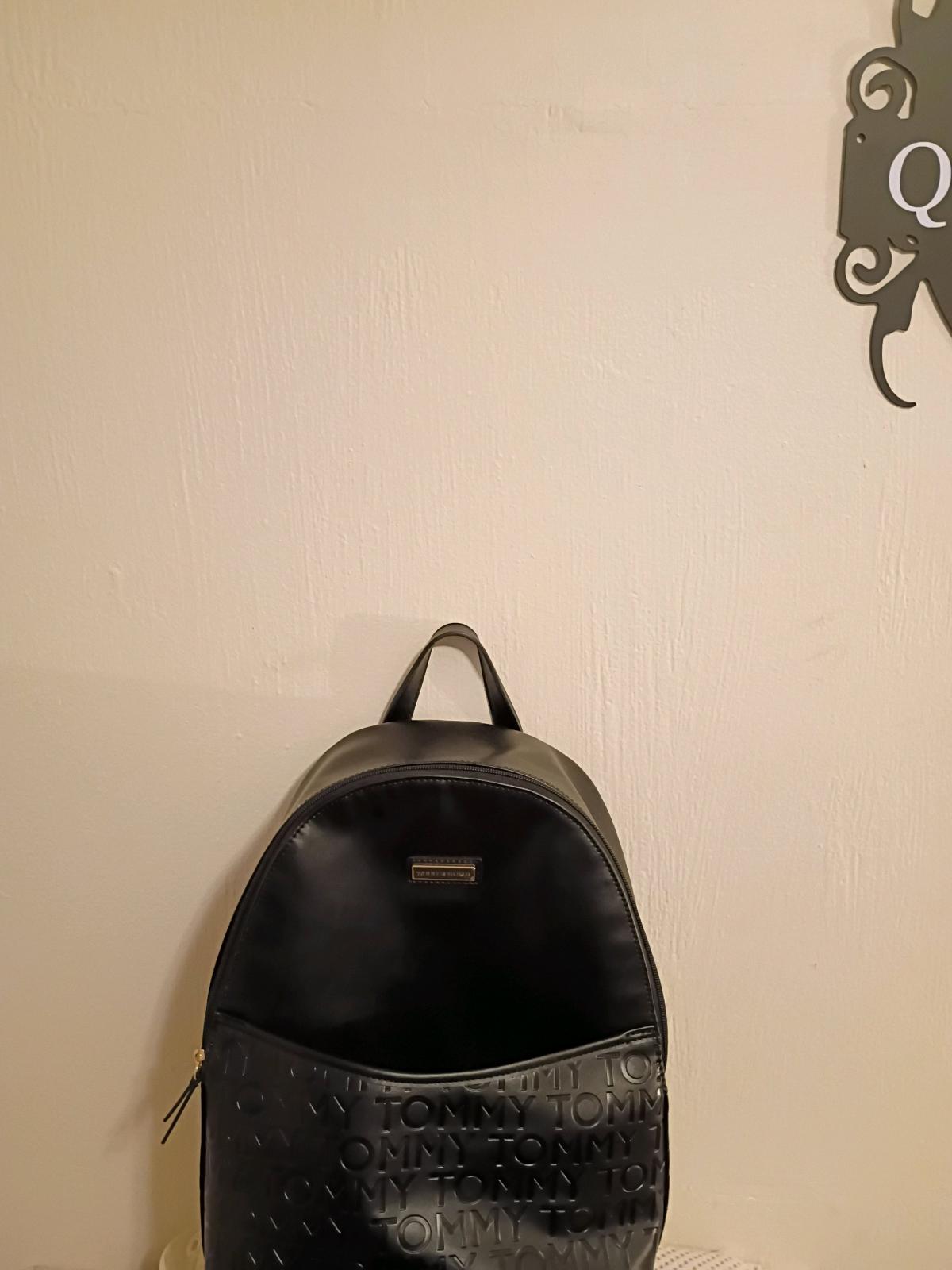 Tommy Hilfiger purse