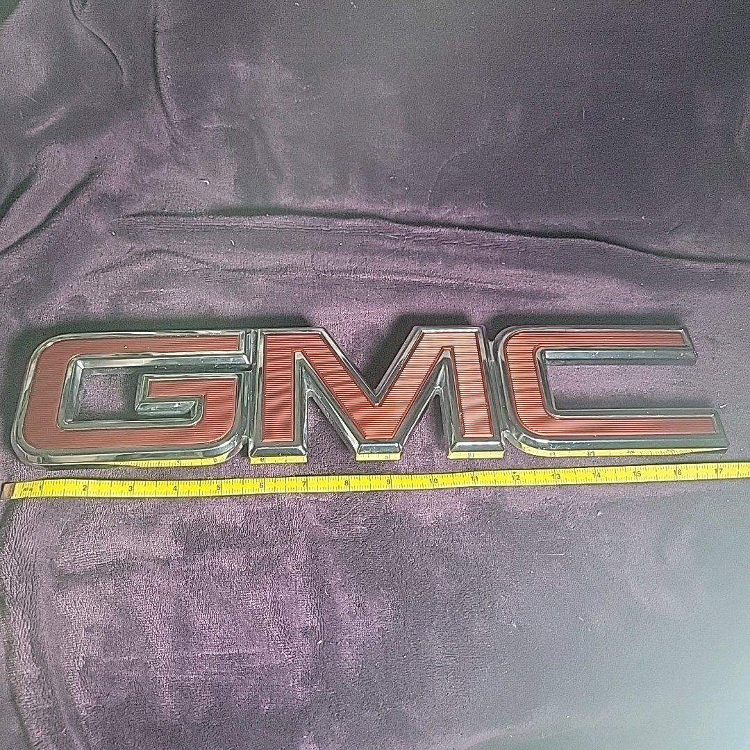 GMC logo emblem large for Sierra 1500 or Yukon