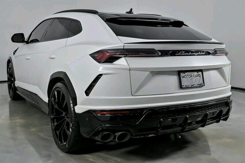 2021 Lamborghini Urus AWD