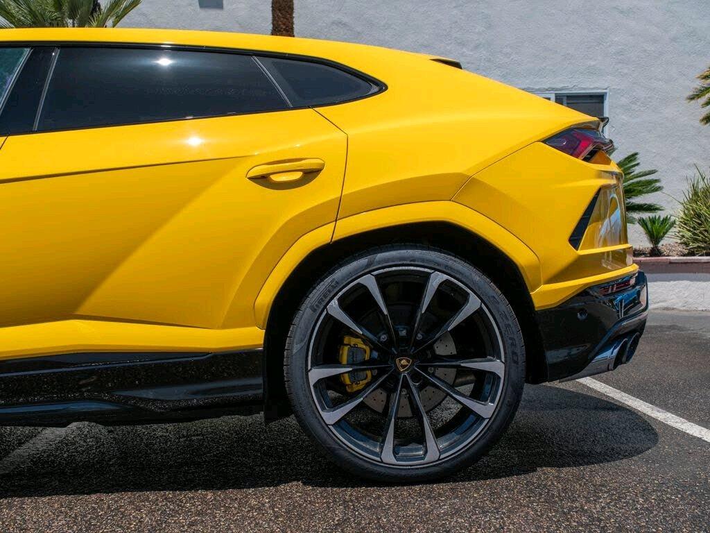 2021 Lamborghini Urus Maintenance Q AWD