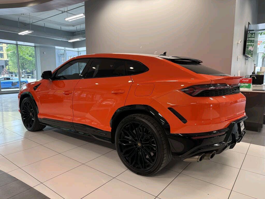 2025 Lamborghini Urus SE AWD
