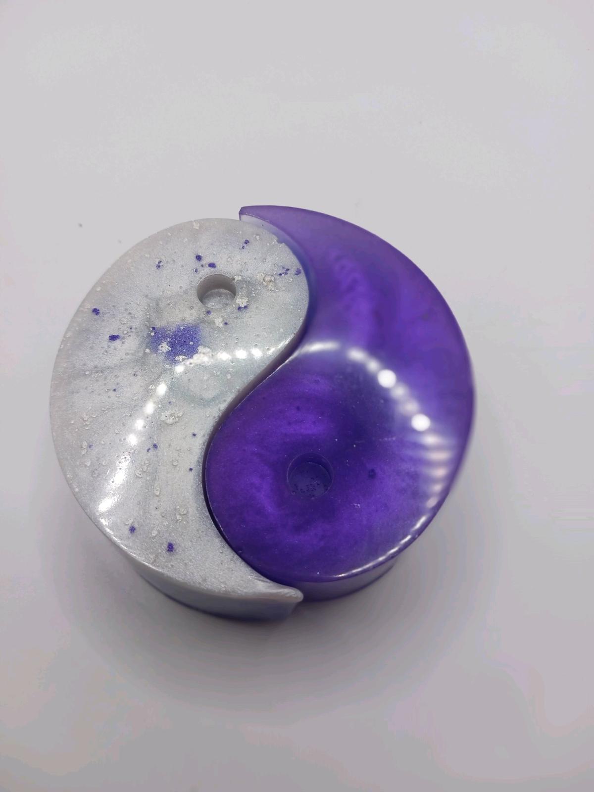 customizable resin pieces