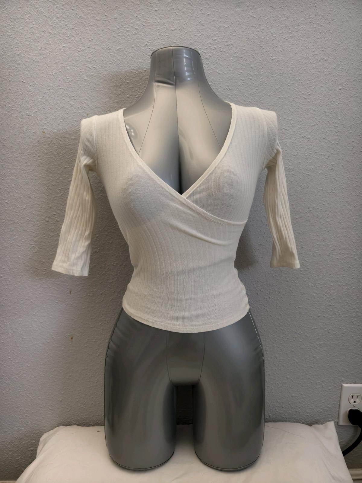 White Pimkie V neck top size XS