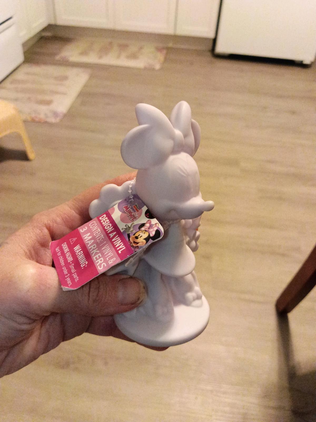 Minnie mouse figurine