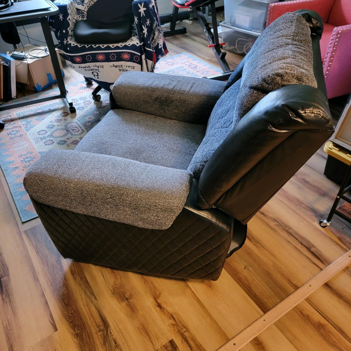 Recliner chair lightweight manual activated comfy