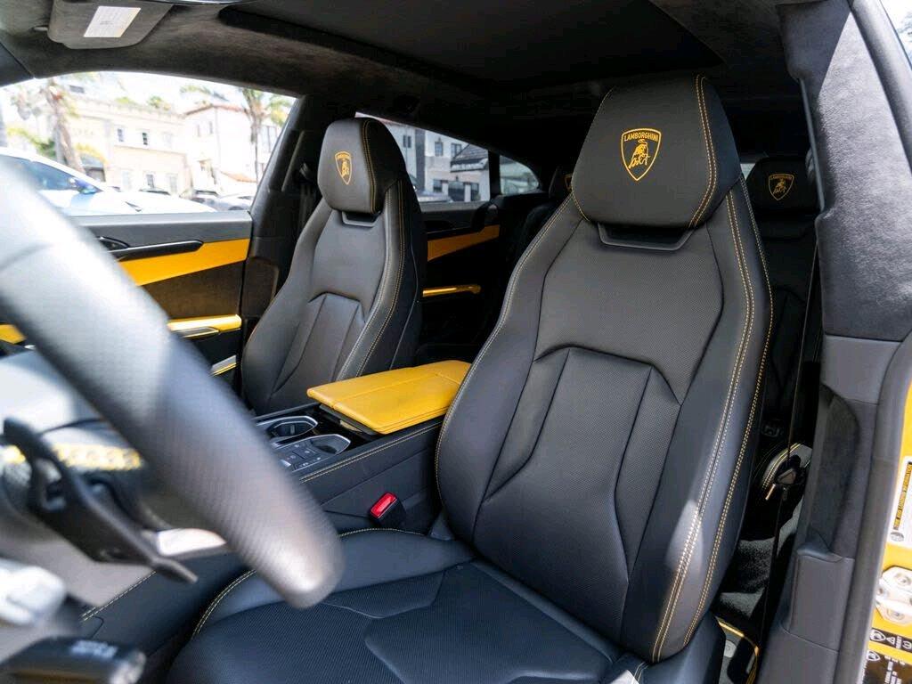 2021 Lamborghini Urus Maintenance Q AWD