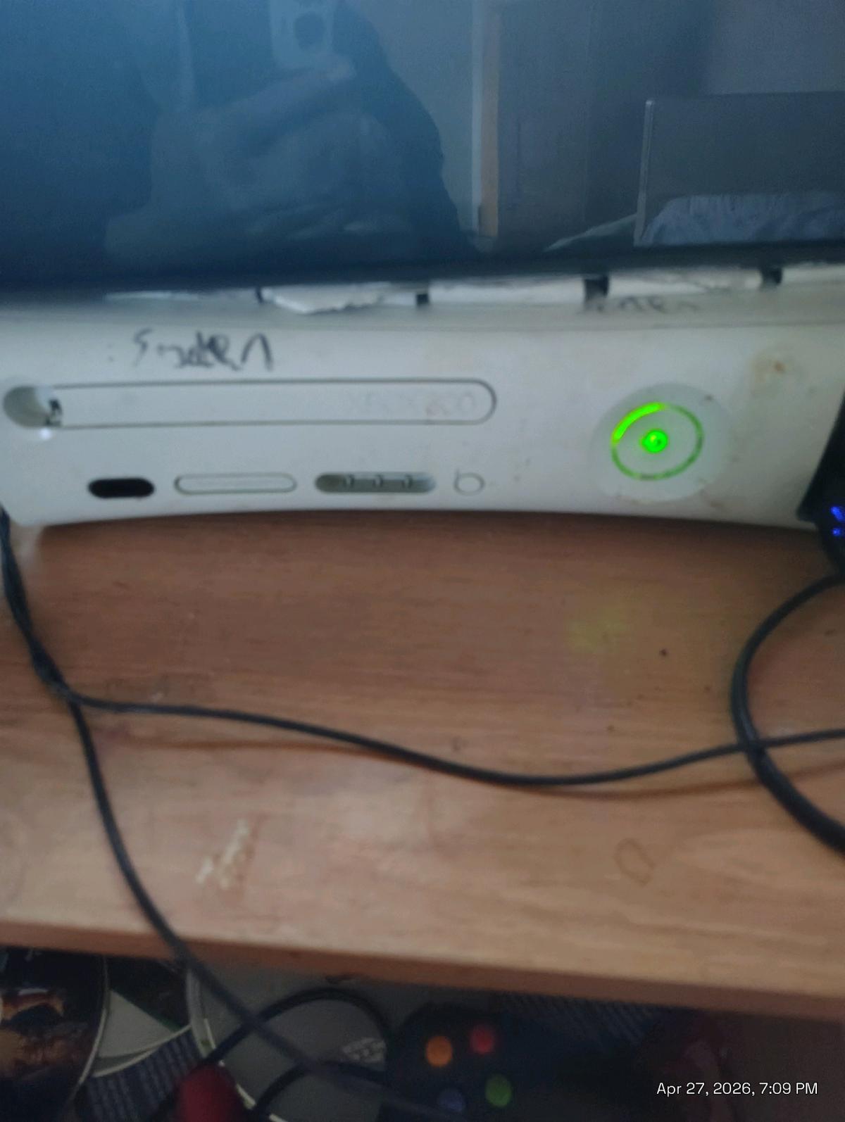 xbox 36oconsole cords 3 games two controllers 60gbharddrive