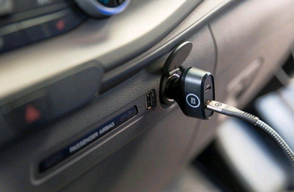 BlueBuilt Power Delivery Car Charger with 2USBC Ports 45W Bl