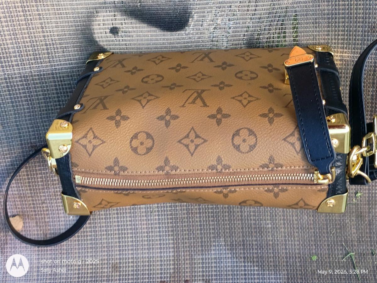 A LV side trunk purse
