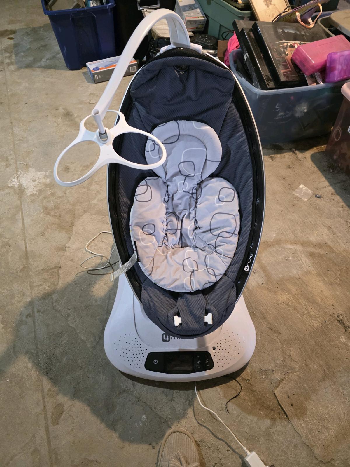 4Moms baby swing