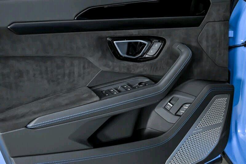 2022 Lamborghini Urus AWD