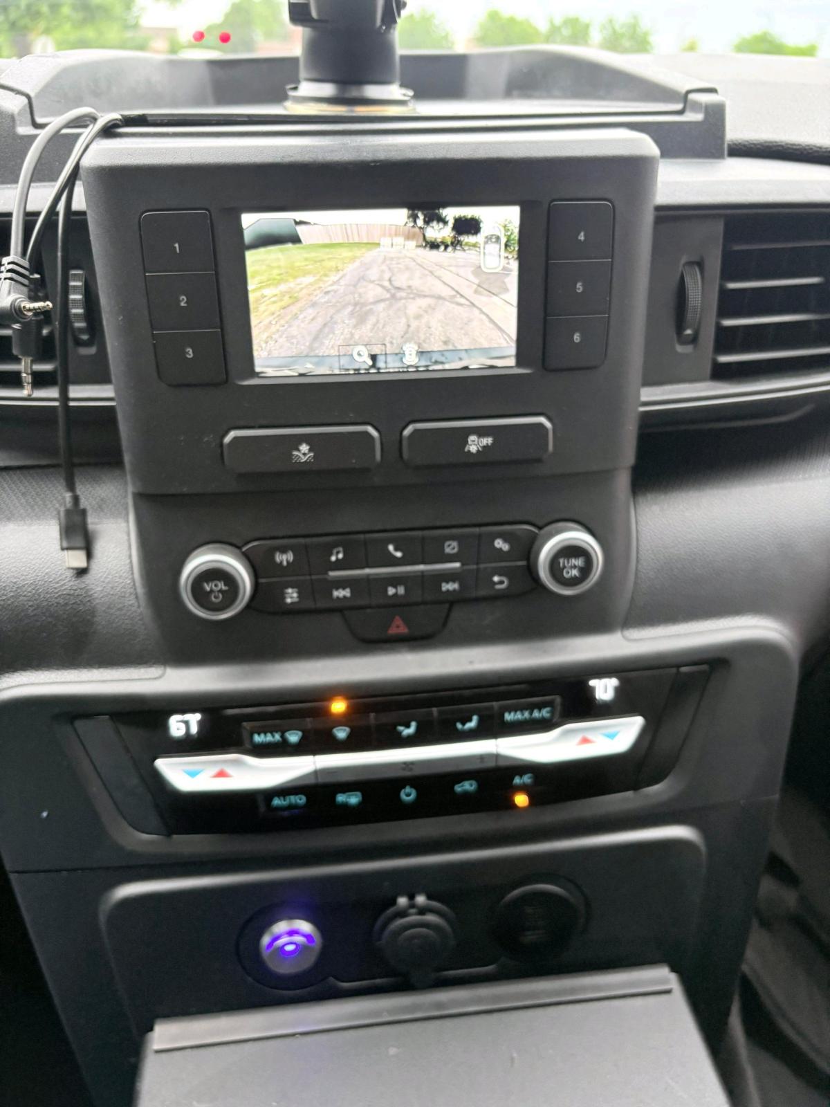 2021 FORD EXPLORER UTILITY 4X4  CLEAN TITLE