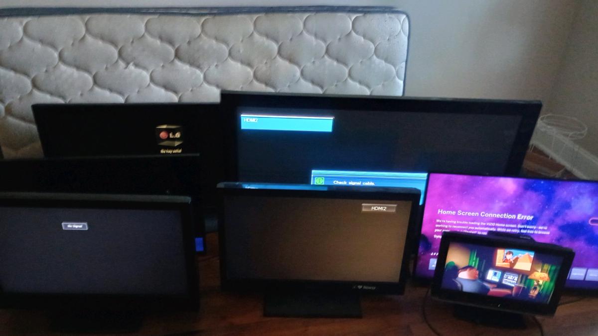 LOT OF 7 WORKING FLATSCREEN TVS