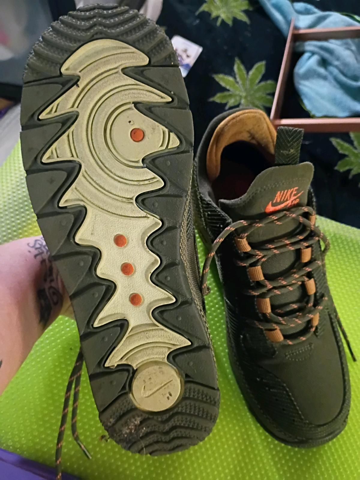 green Nike air
