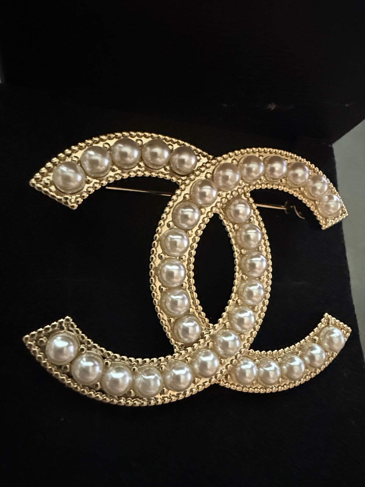 Chanel pearl CC  brooch