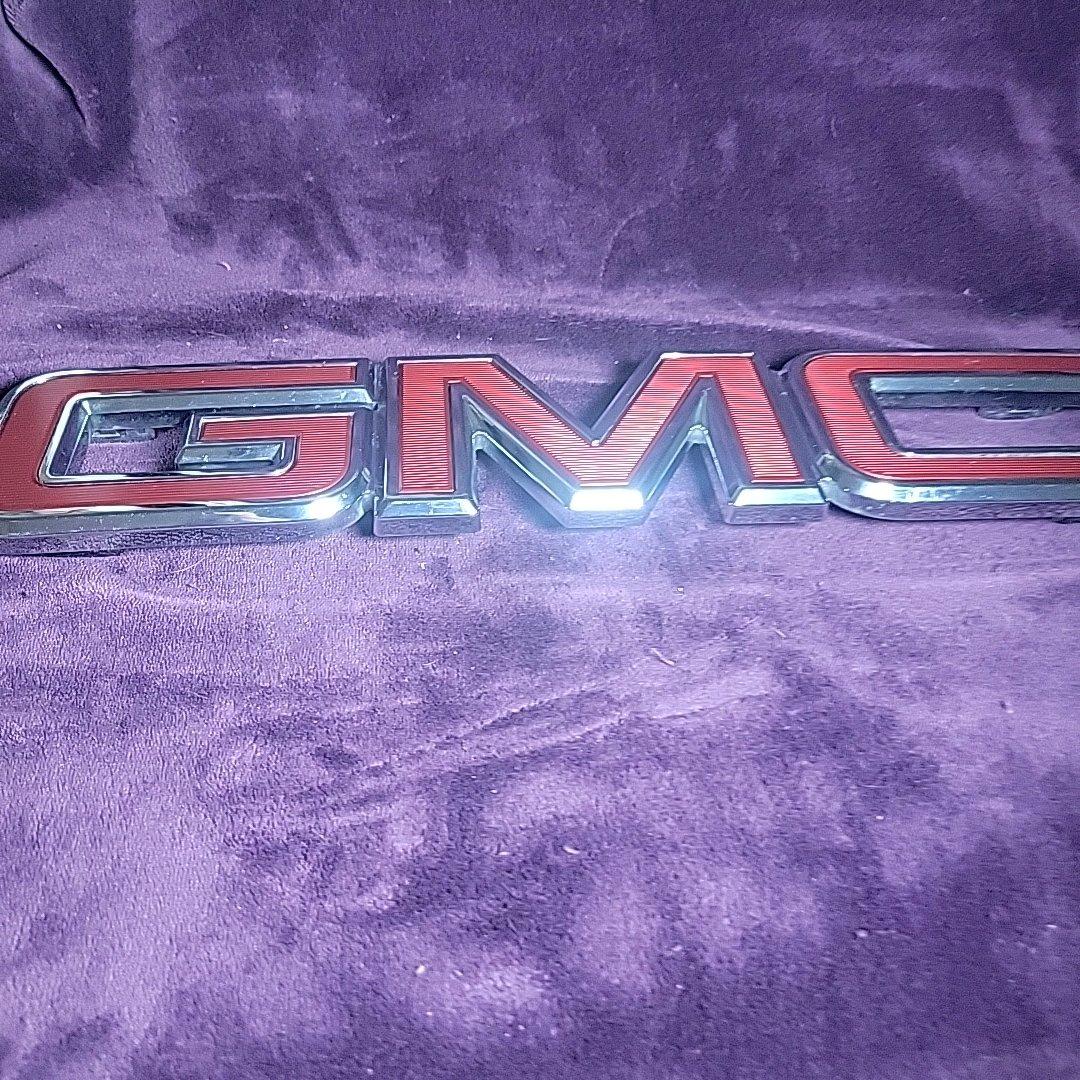 GMC logo emblem large for Sierra 1500 or Yukon