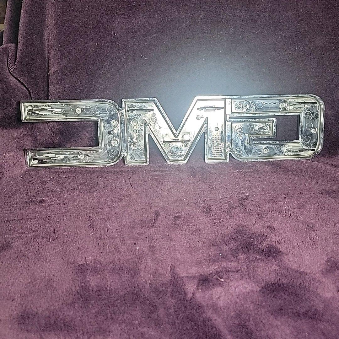 GMC logo emblem large for Sierra 1500 or Yukon