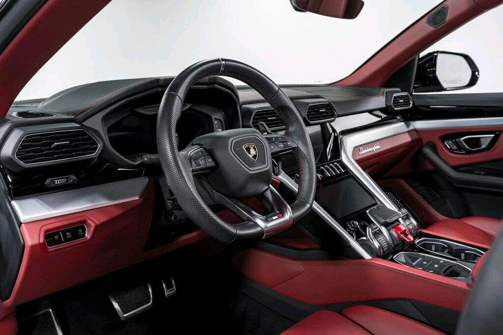 2022 Lamborghini PNT Urus AWD