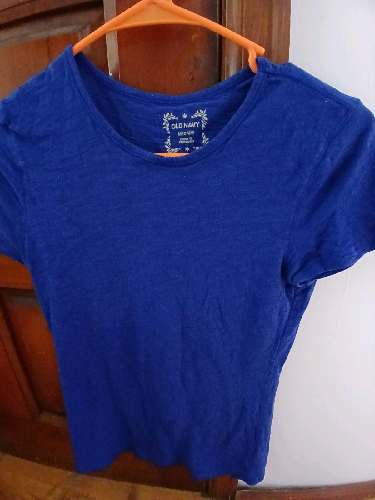 old navy brand tee shirt