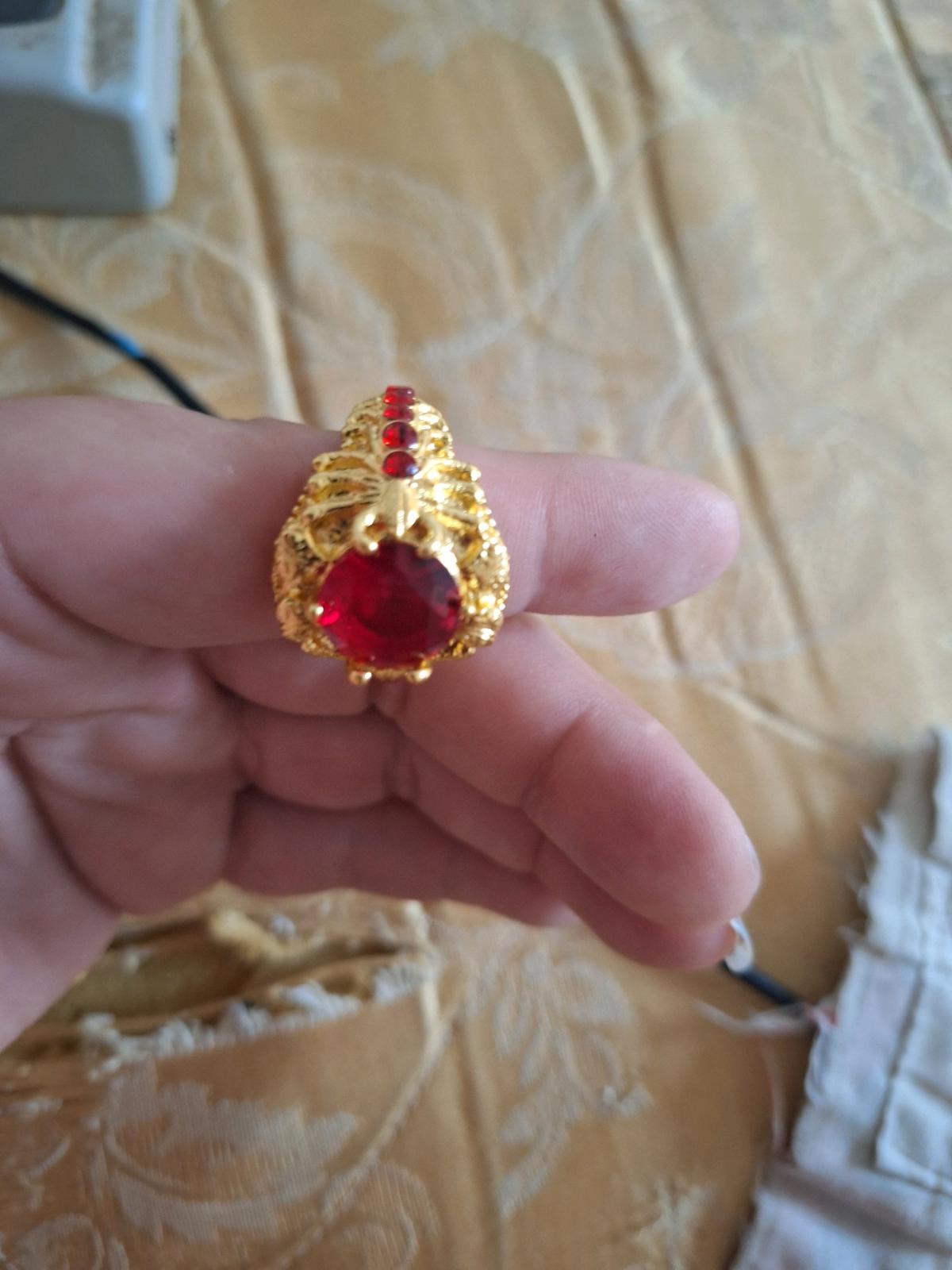 Ruby ring gold platform on eBayThere are people selling it