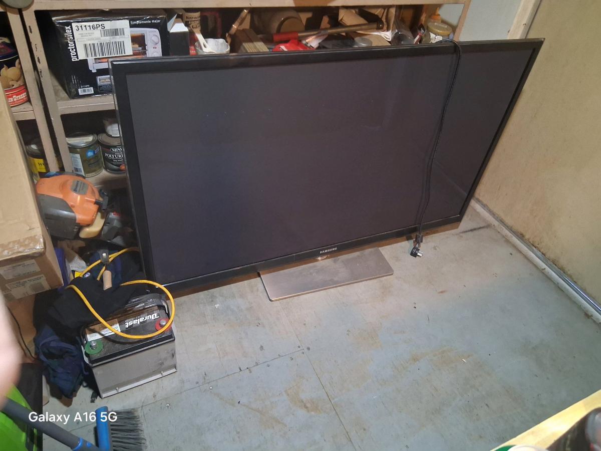55 plasma 3d Samsung tv 300 or best offer