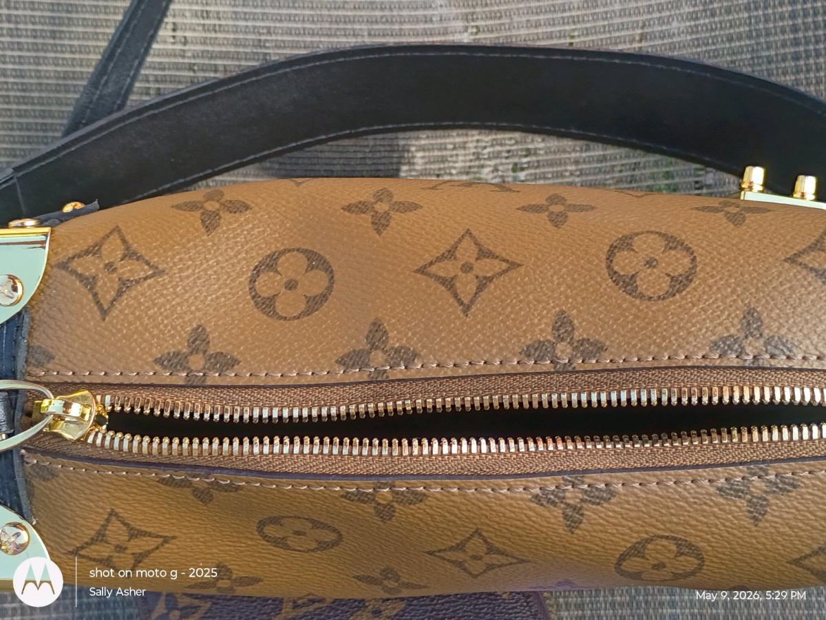 A LV side trunk purse