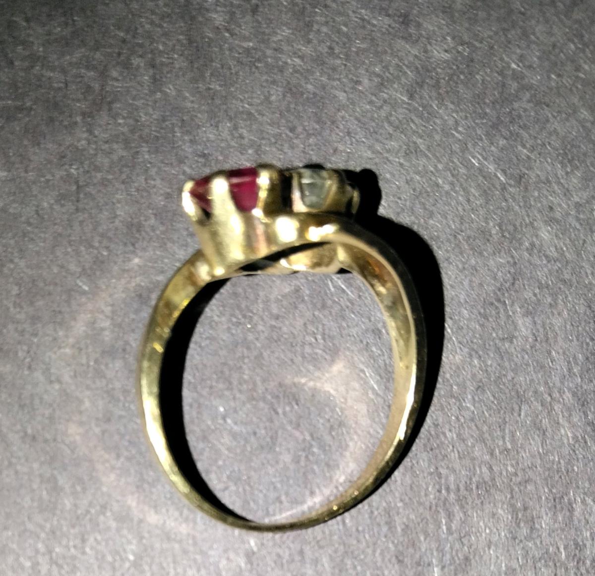 Womens gold ring