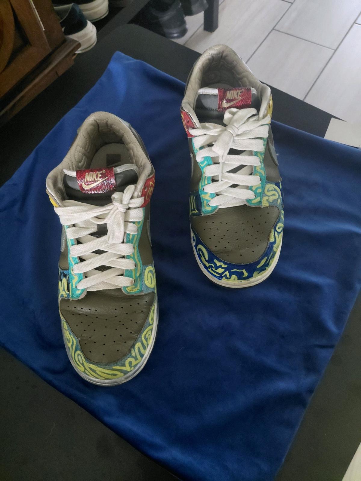 NIKE Mens dunk sneakers size 10 12 multi color