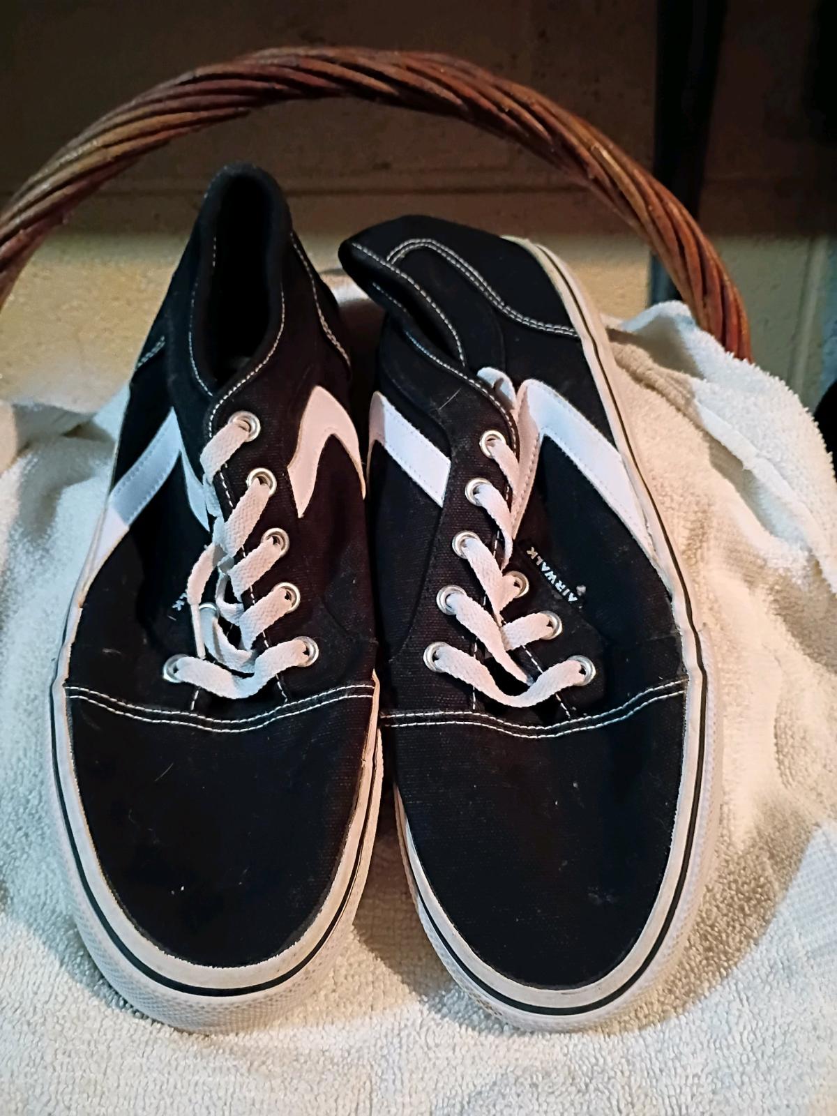 vans black