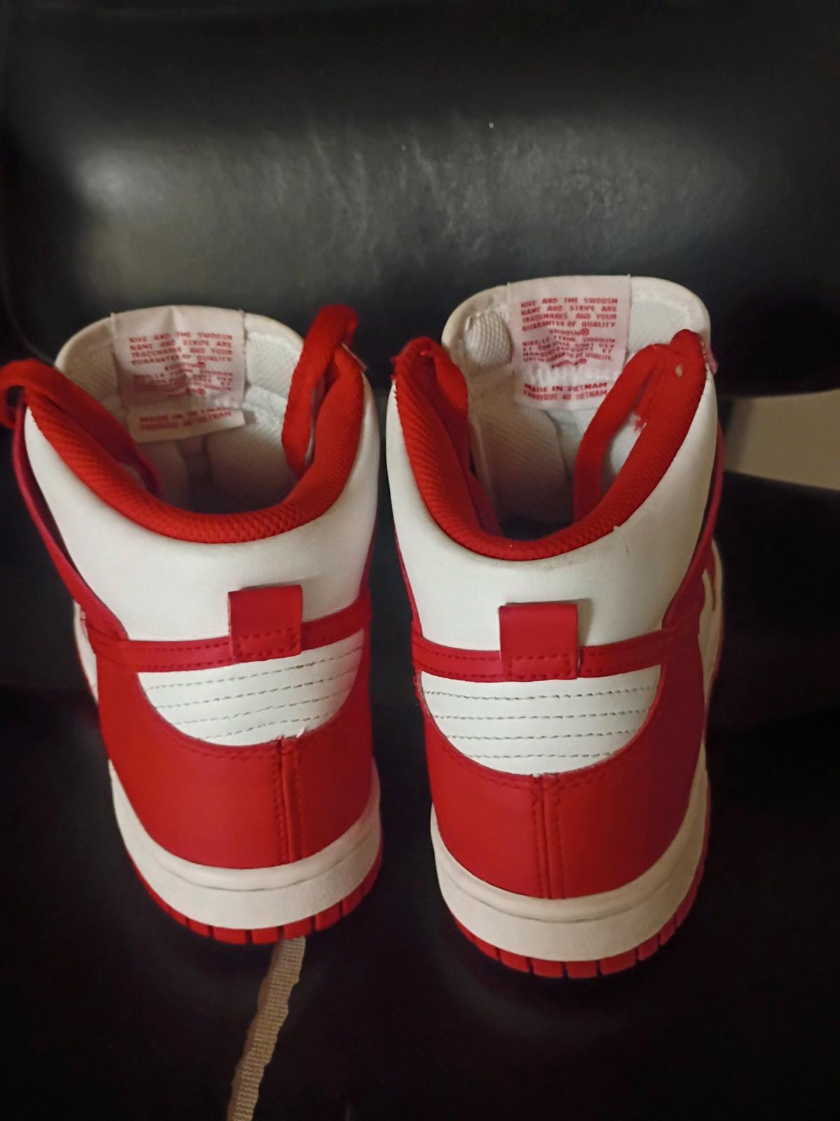 Nike youth 5 and a half