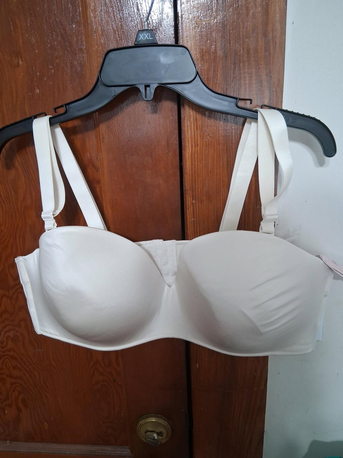 Brand NWT Cacique Bra 44DD