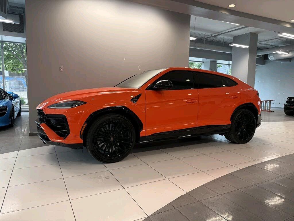 2025 Lamborghini Urus SE AWD
